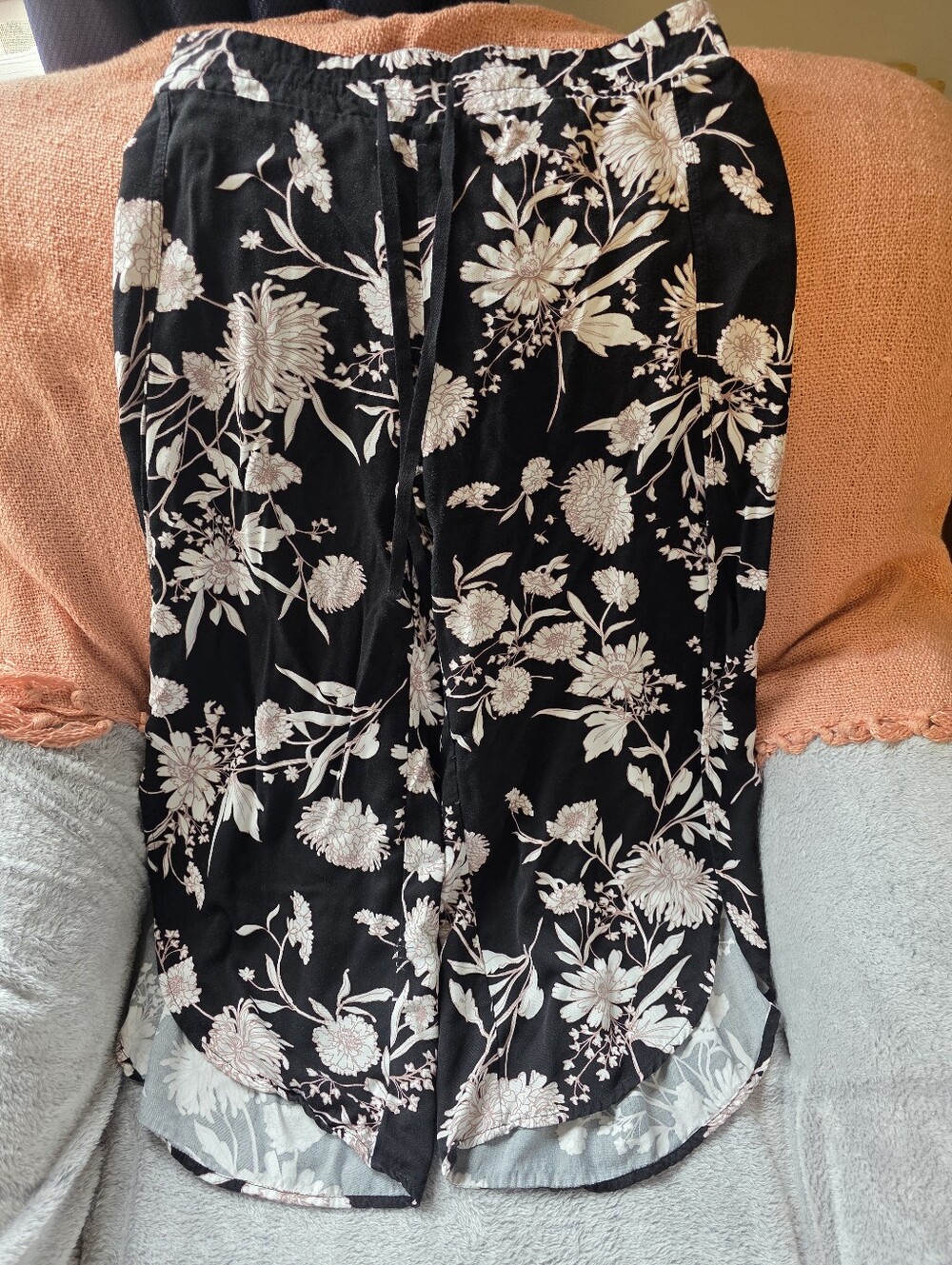 Maurices Floral Capri Pants
